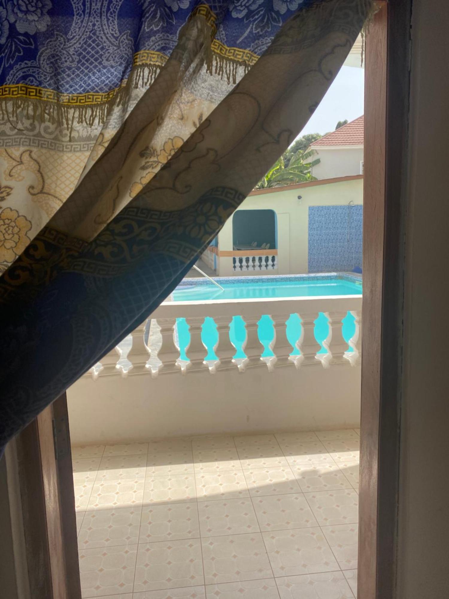 Dabo House Hotel Brufut Exterior foto